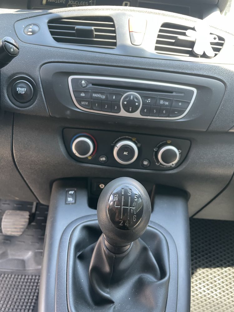 Renault megane scenik реномеган сценік