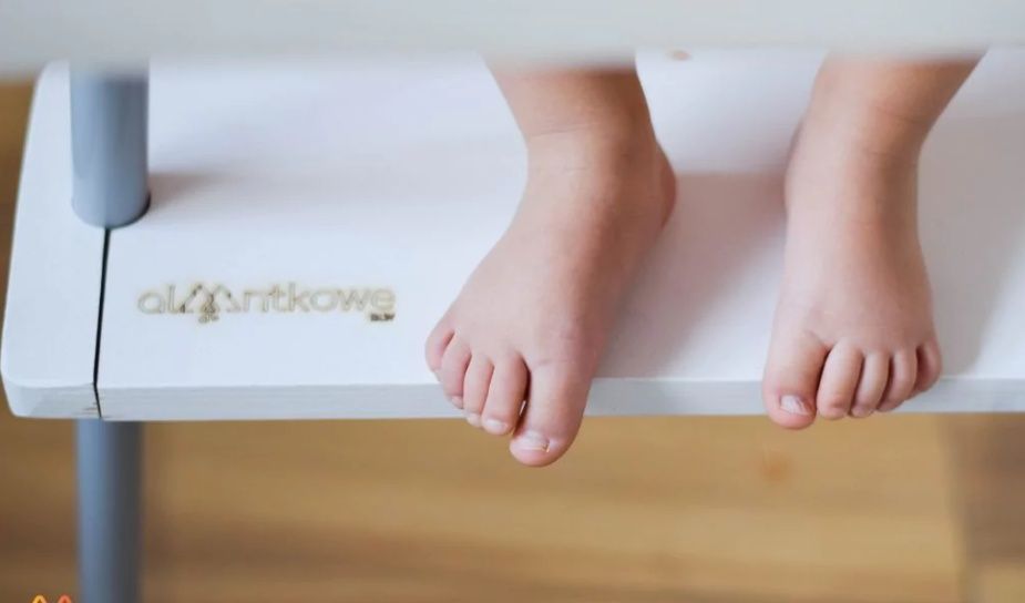 Krzesełko Ikea Antilop + Podnóżek z Alaantkowe BLW