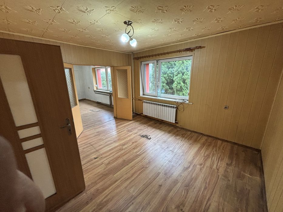 Dom z potencjalem 195m, dzialka 15.7 ar, pomieszczenia gospodarcze.