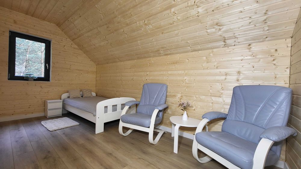 Dom w prywatnym lesie niedaleko jeziora warmińsko-mazurskie