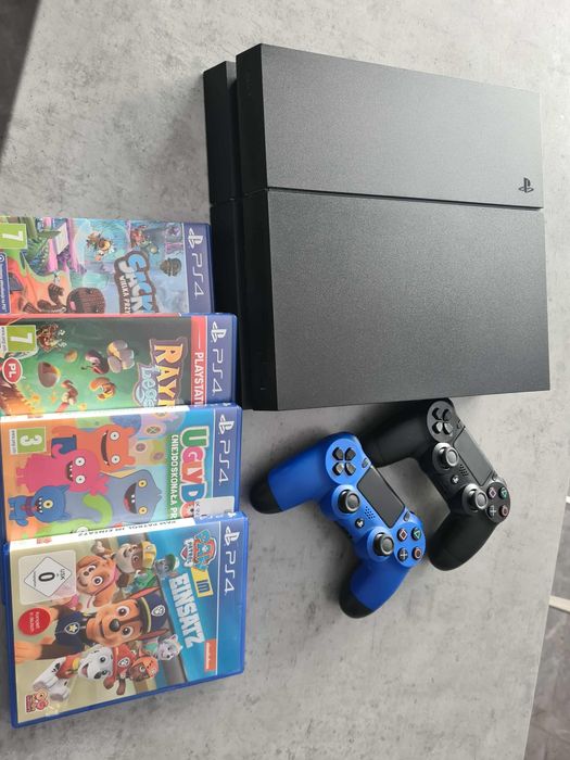 Konsola PlayStation 4