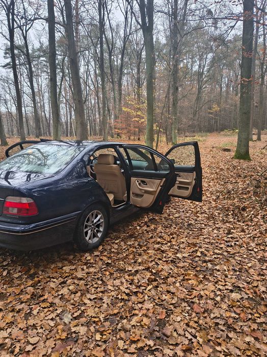 BMW e39 2.0 D 136 koni 2003 r . Możliwa zamiana na busa.