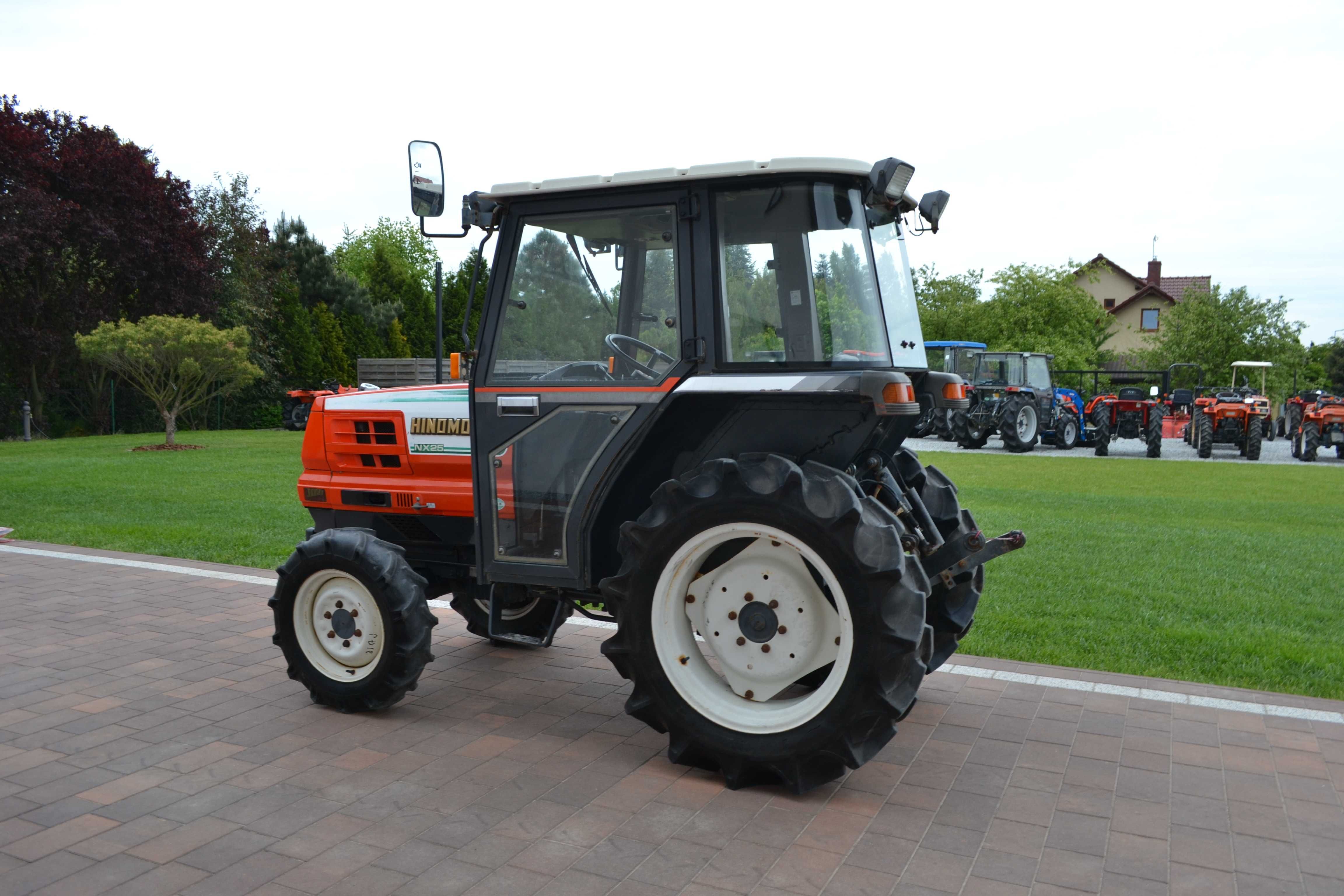 Traktorek japoński mini traktor Hinomoto Kubota Kabinowy japonski