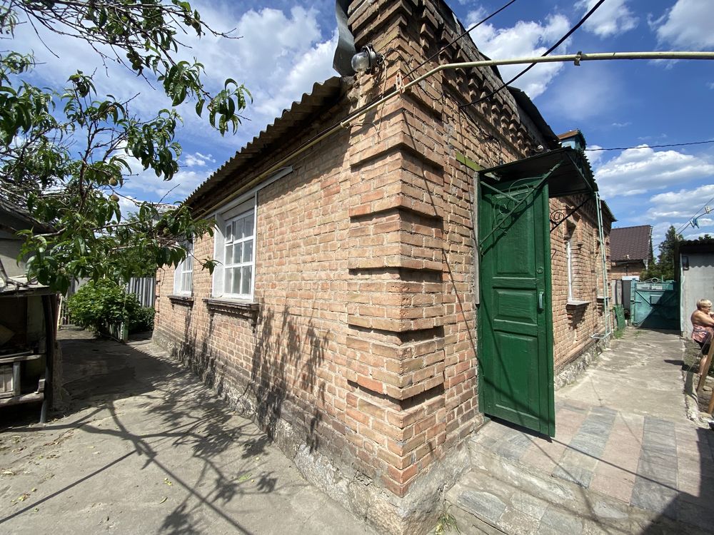 Дом на Балашовке в хорошем состоянии с двумя входами