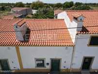 Moradia Tipicamente Alentejana com quintal - Alpalhão