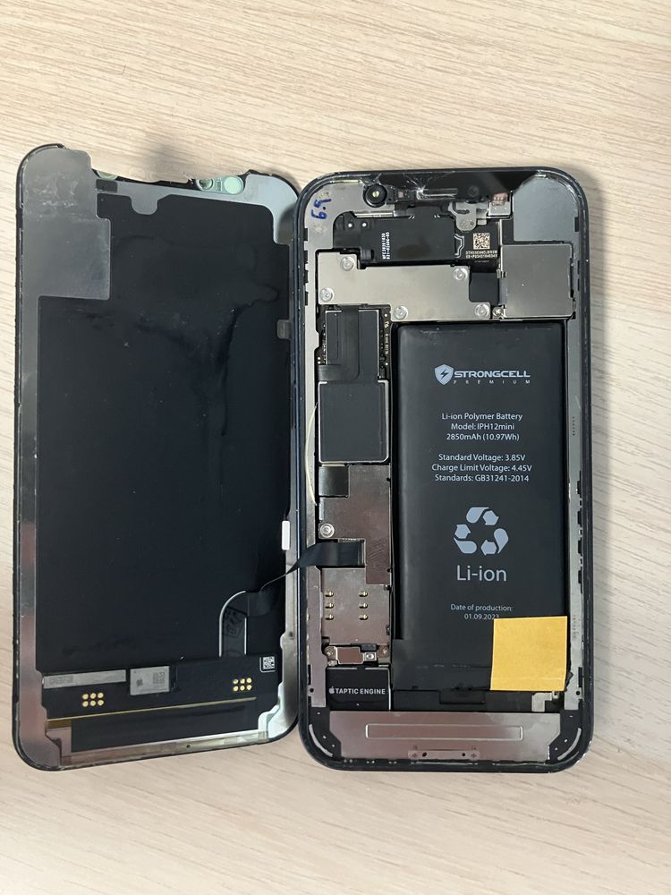iPhone 12 mini 64GB | uszkodzony wyświetlacz, bateria i kamera tylna