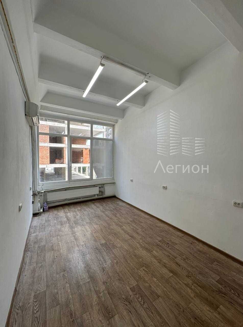Сдам отличный офис 18м2, метро Научная!