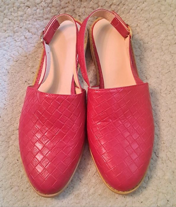 Женские босоножки с закрытым носком.25 по стельке.