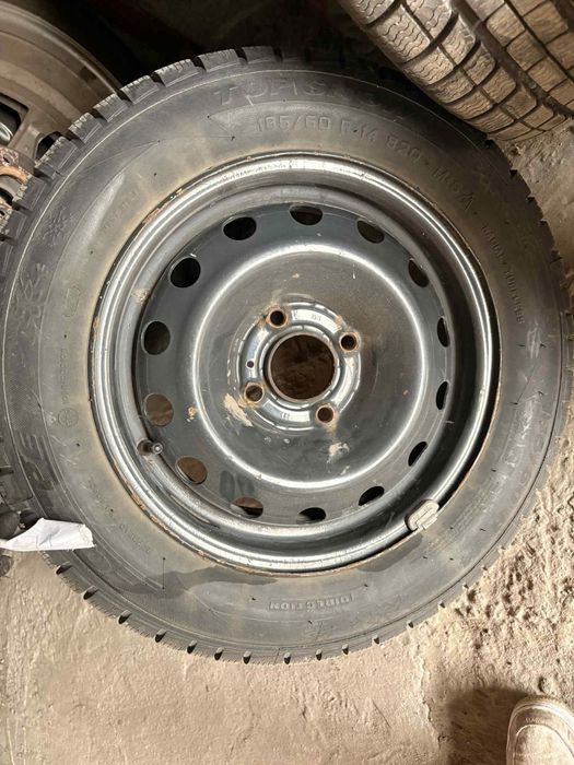 Opony zimowe/felgi stalowe R14”