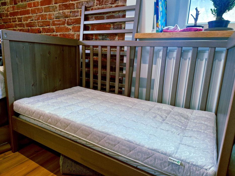 SUNDVIK Łóżeczko dziecięce + Komoda z przewijakiem + GRATIS materac