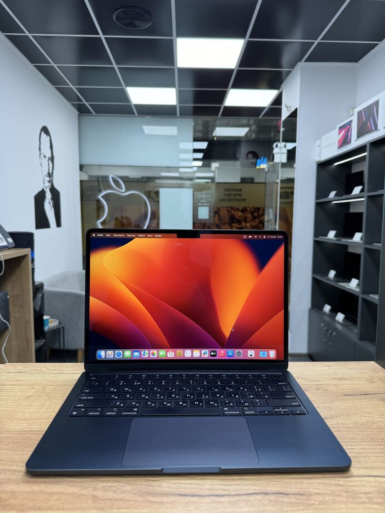 Macbook Air 2022 (M2 /8gb / 256 ssd ) ГАРАНТІЯ