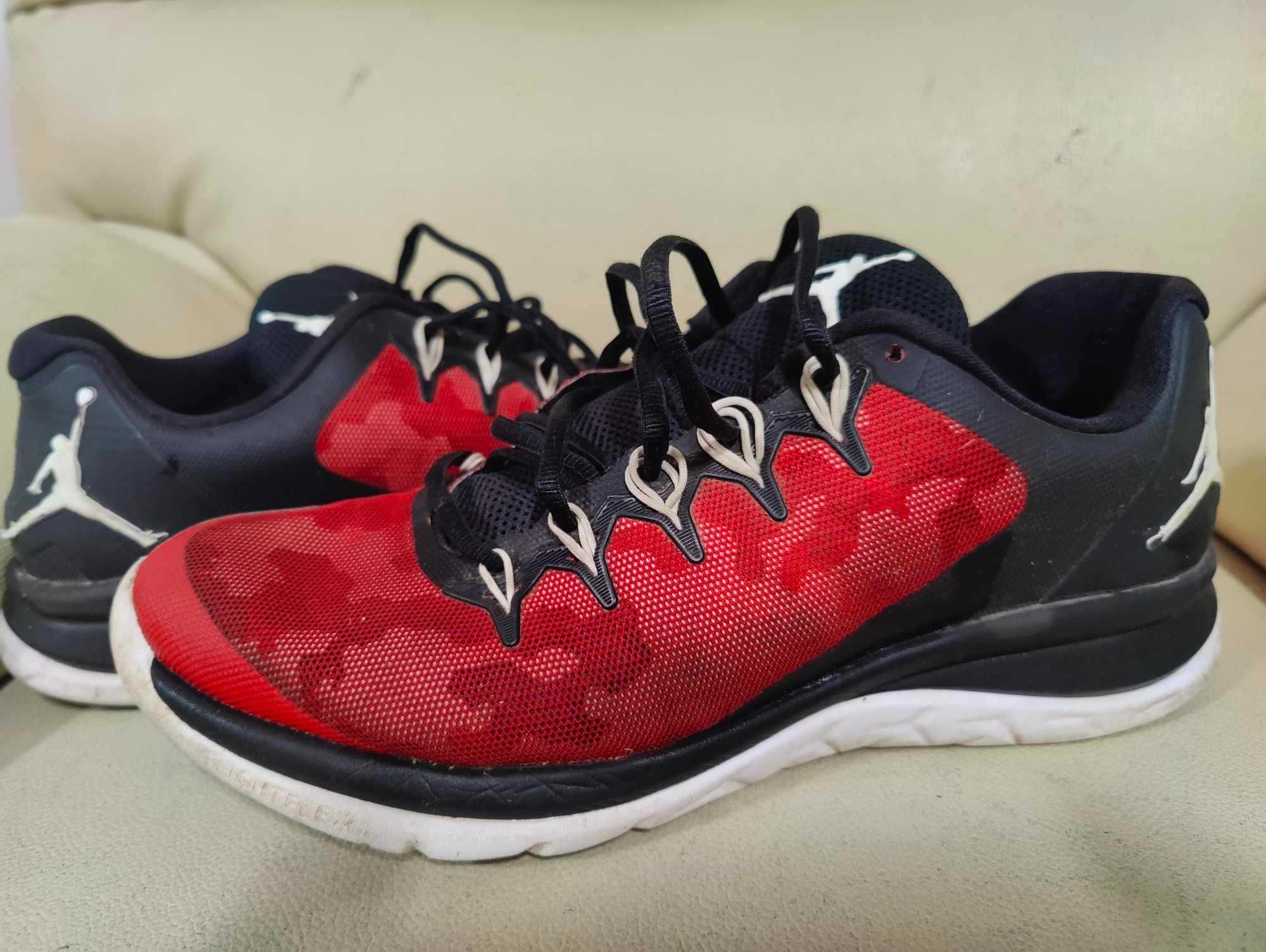 Jordan Flight Runner 2 tam. 42