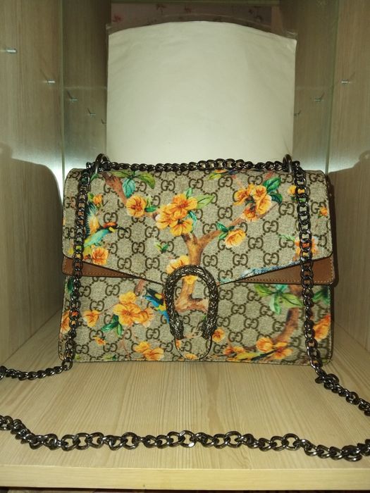 Продам женскую сумку