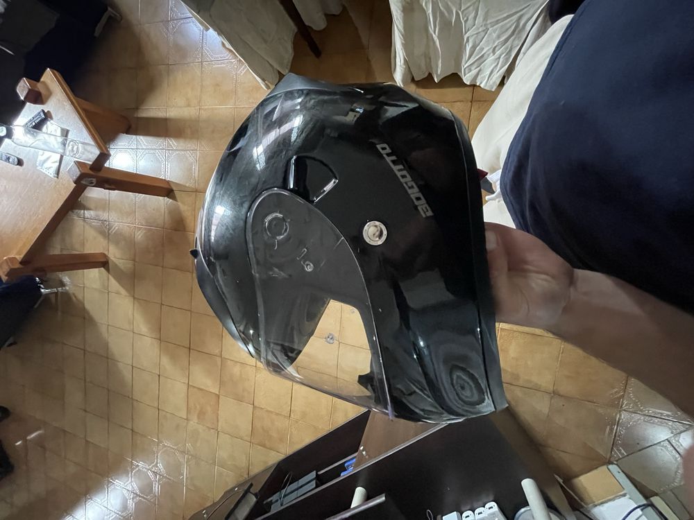 Capacete fechado Bogotto 50€ capacete nava 40€