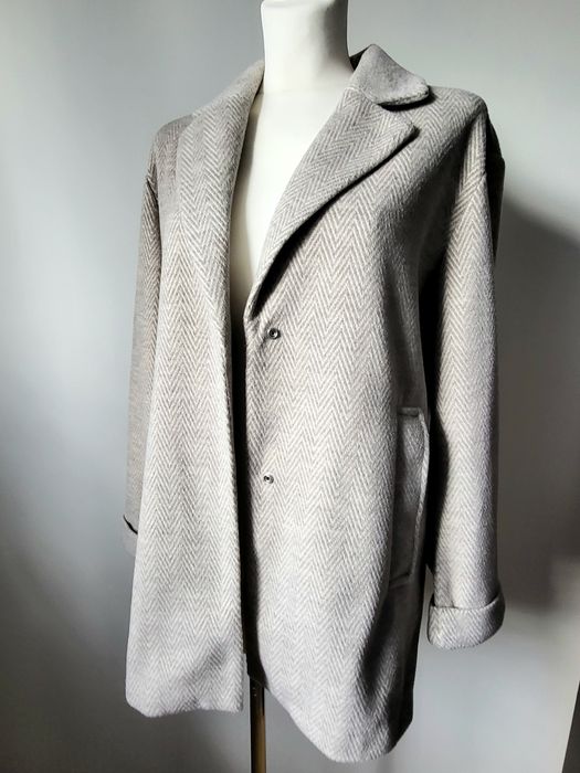 Płaszcz beżowy Bershka rozmiar M nowy