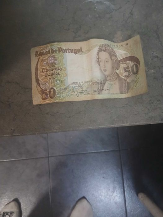 Vendo Escudos de 5000,1000,500,100,50,