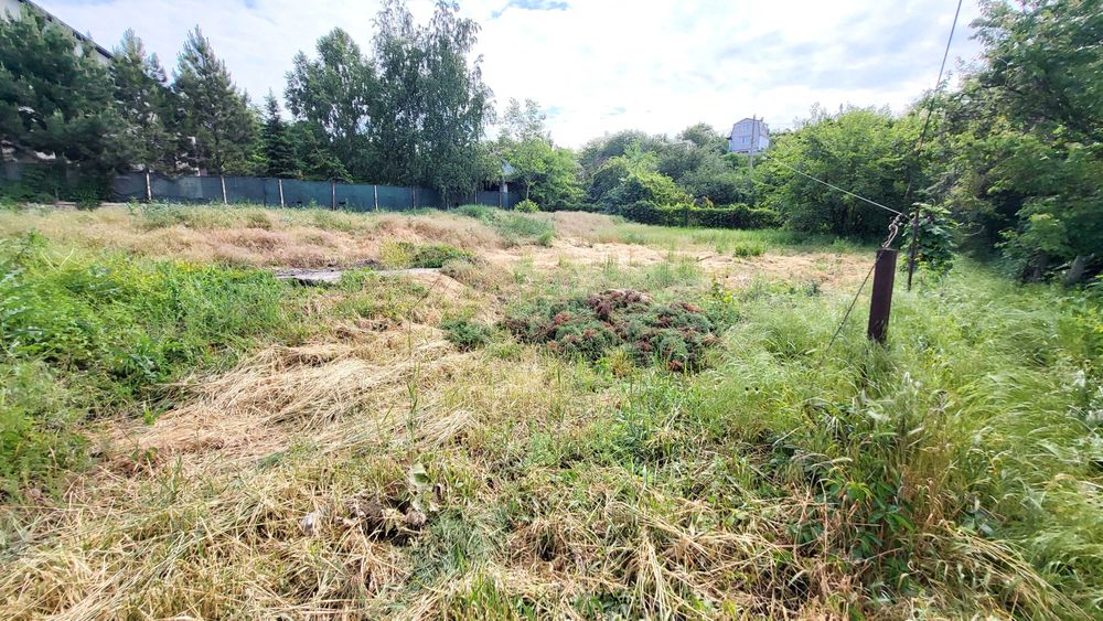 Продаж земельної делянки (11 соток) з ОЗЕРОМ вул. Сонячна.