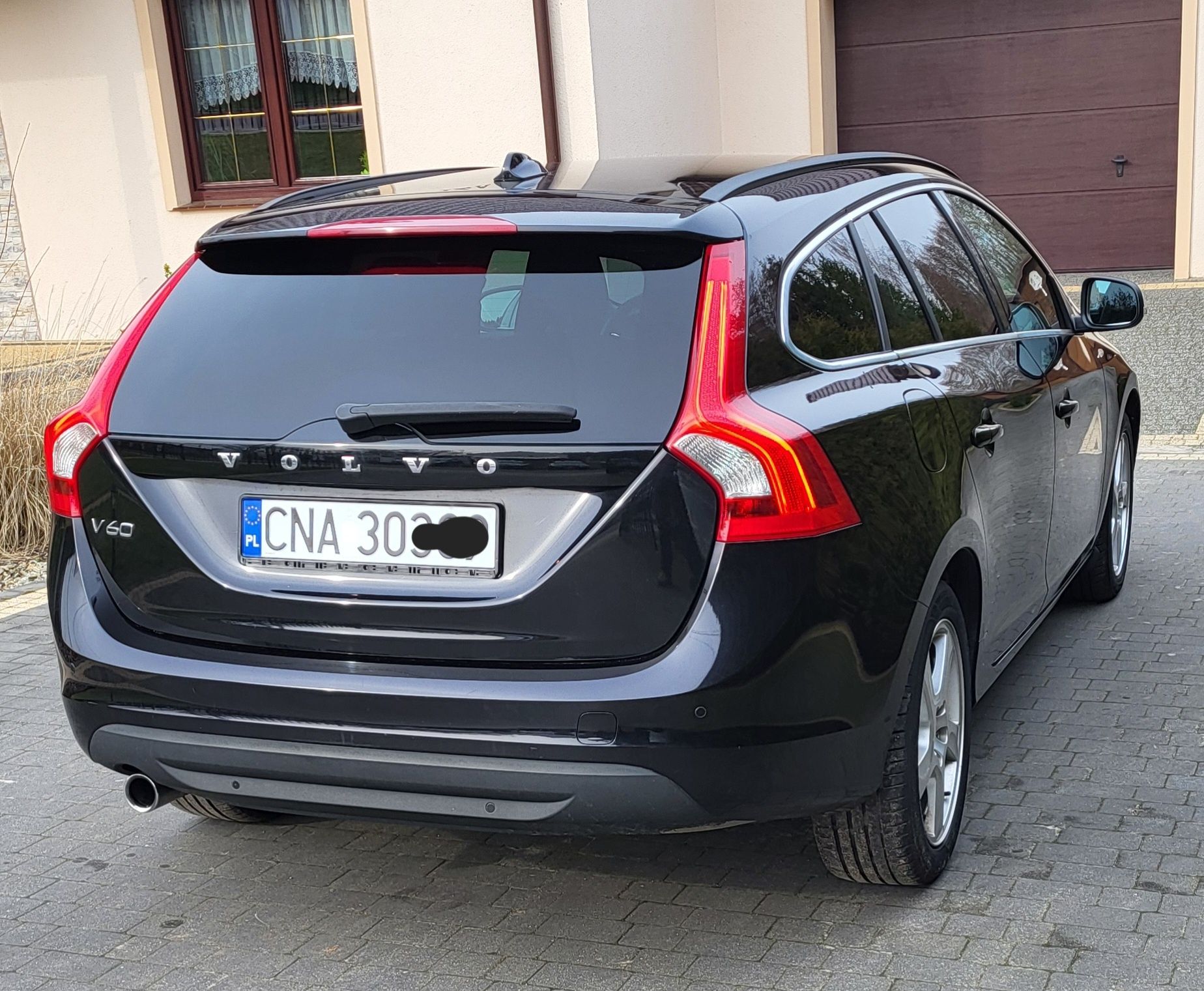 Volvo v60 2012rok 1.6TDI full ledy Navi chromy parktronik Bezwypadkowy