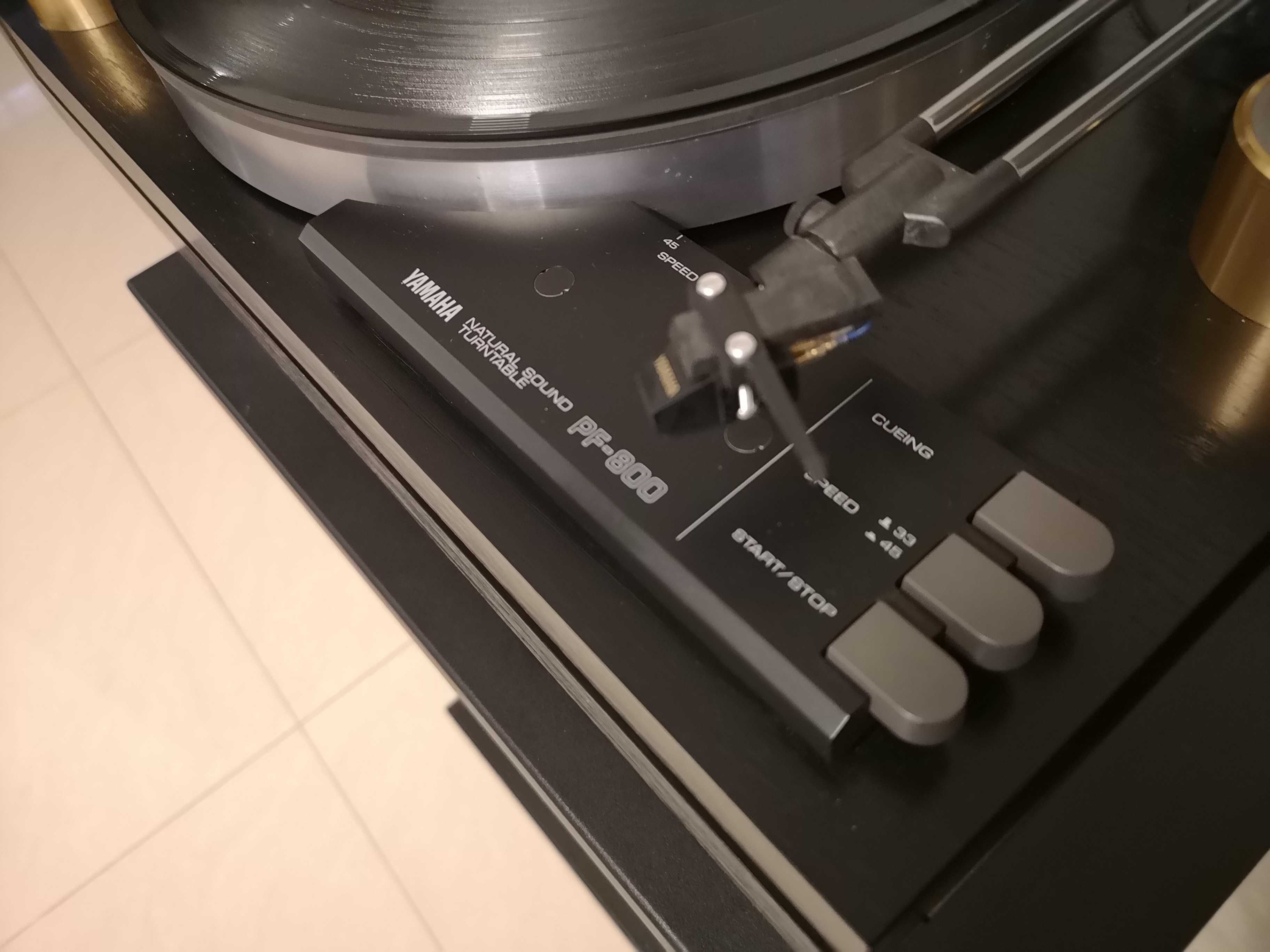 Gramofon hi end Yamaha PF800