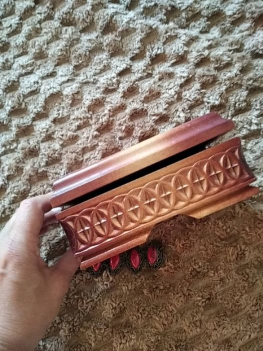 Шкатулка ручної роботи дерев'яна