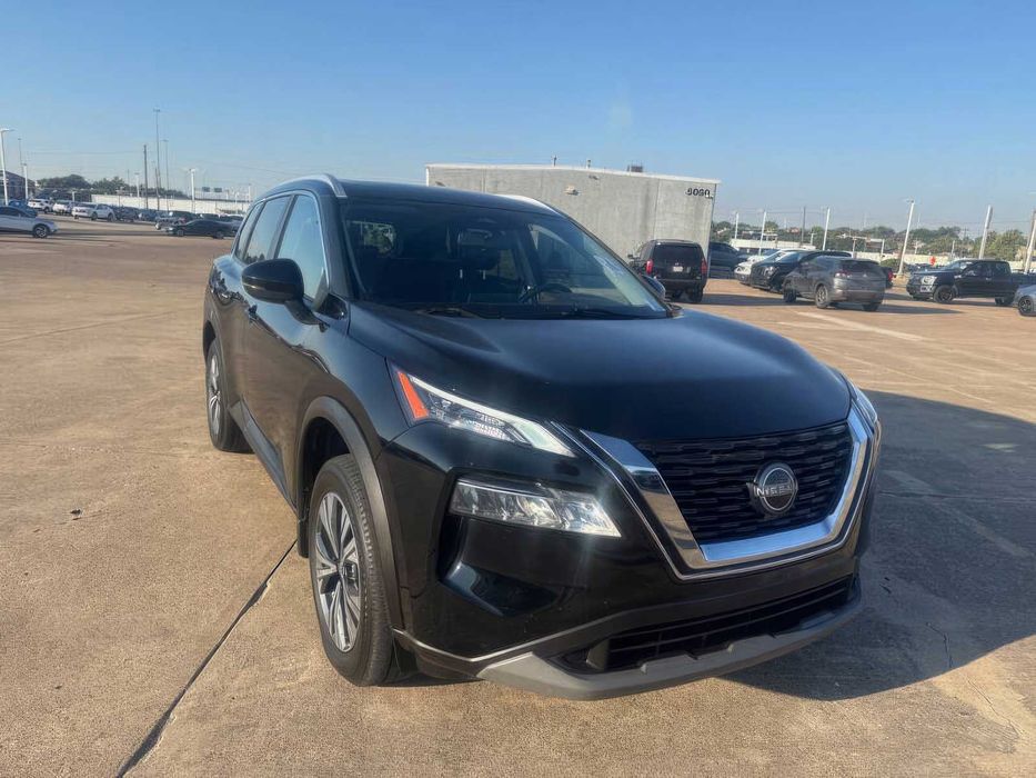 Nissan Rogue SV      2022