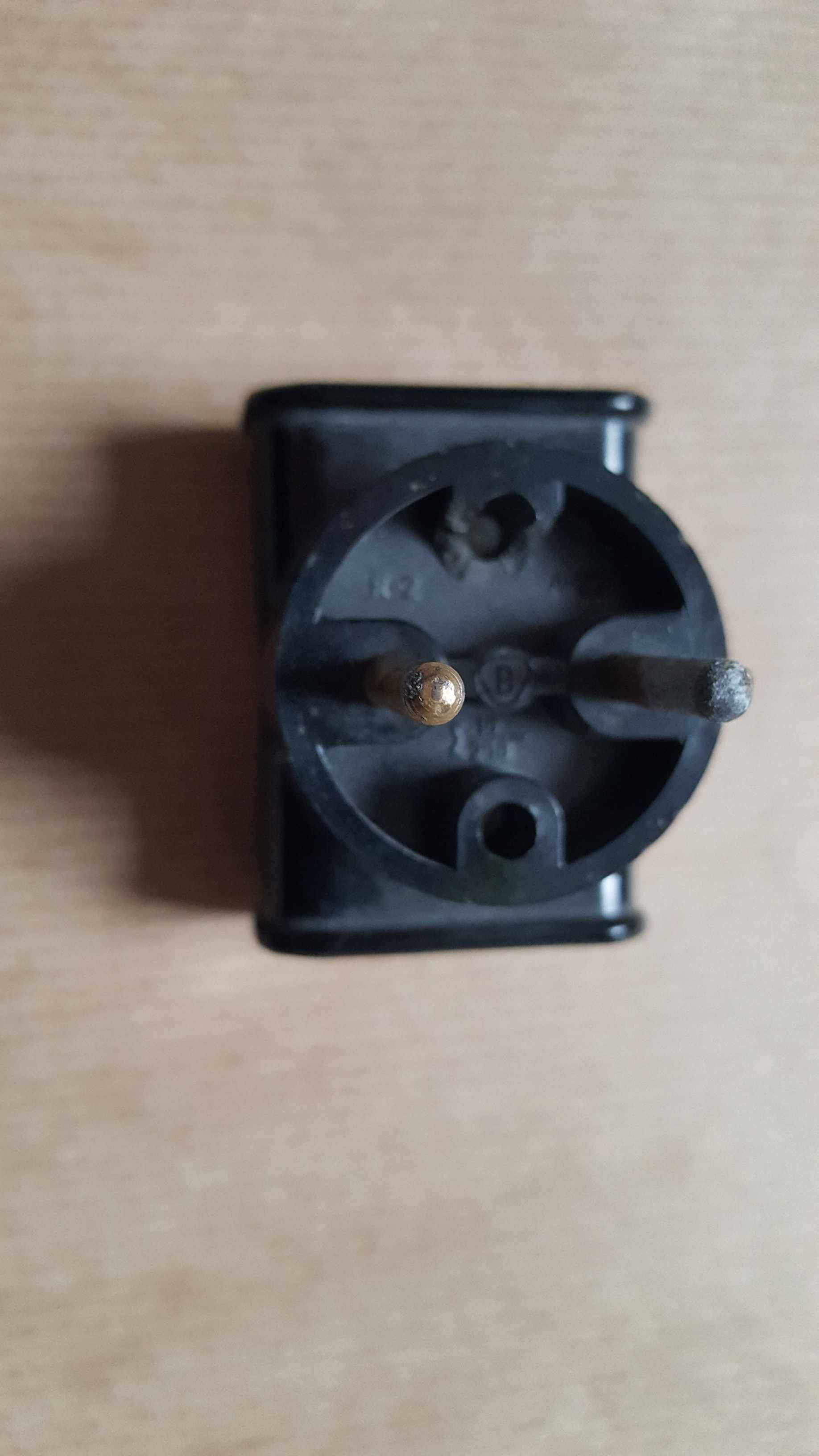 Rozgałęziacz rozgałęźnik adapter 3 wtyczki gniazda czarny ebonit prl