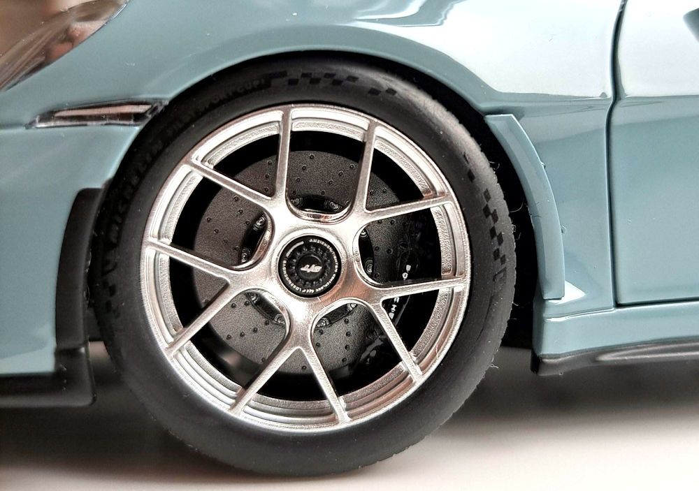 Porsche 911 S/T - norev 1/18