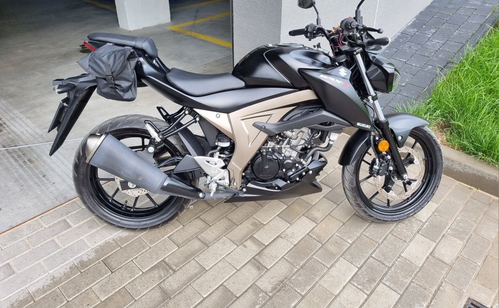 Suzuki GSX-S 125 R ABS Salon