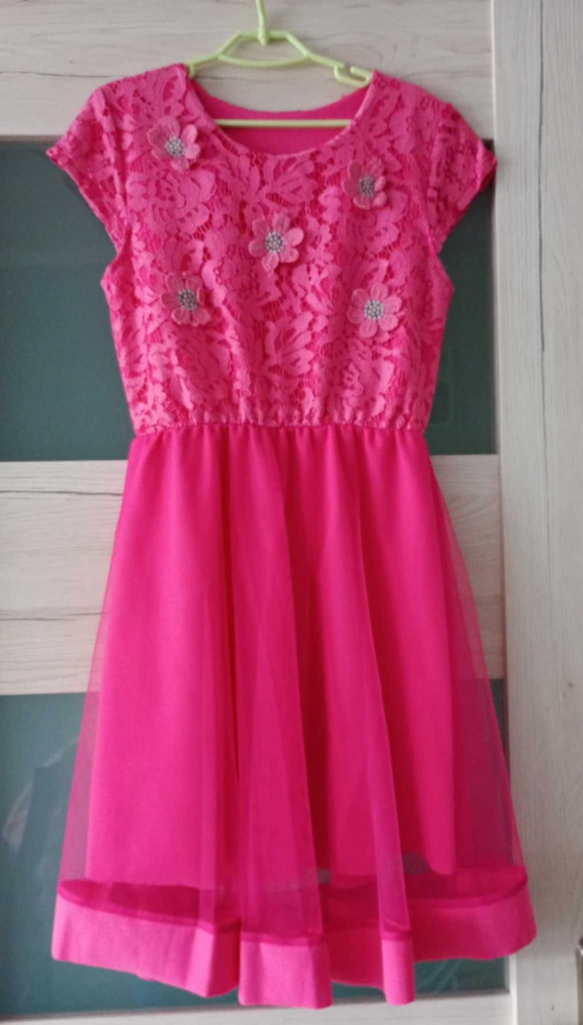 Sukienka roz 134