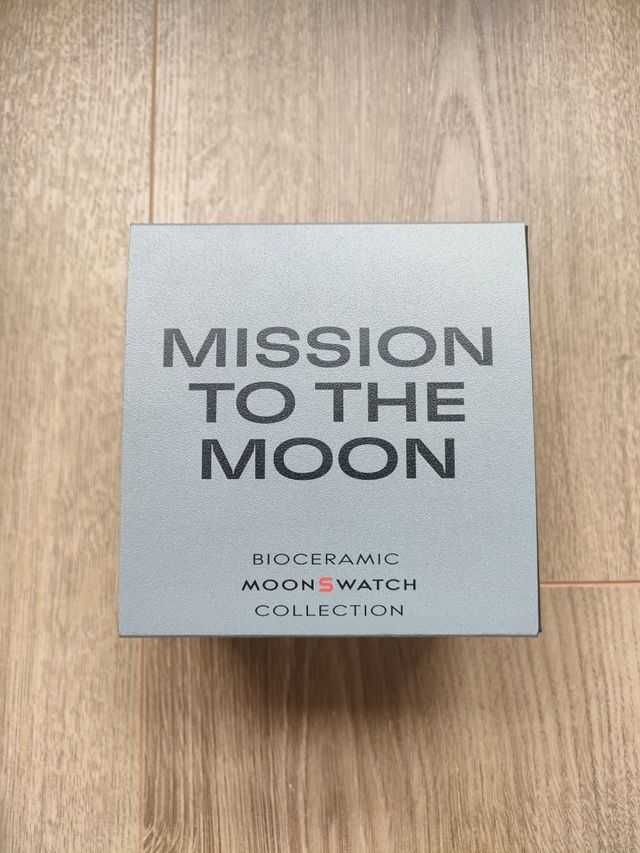 Swatch x Omega Bioceramic Moonswatch Mission to the Moon SO33M100