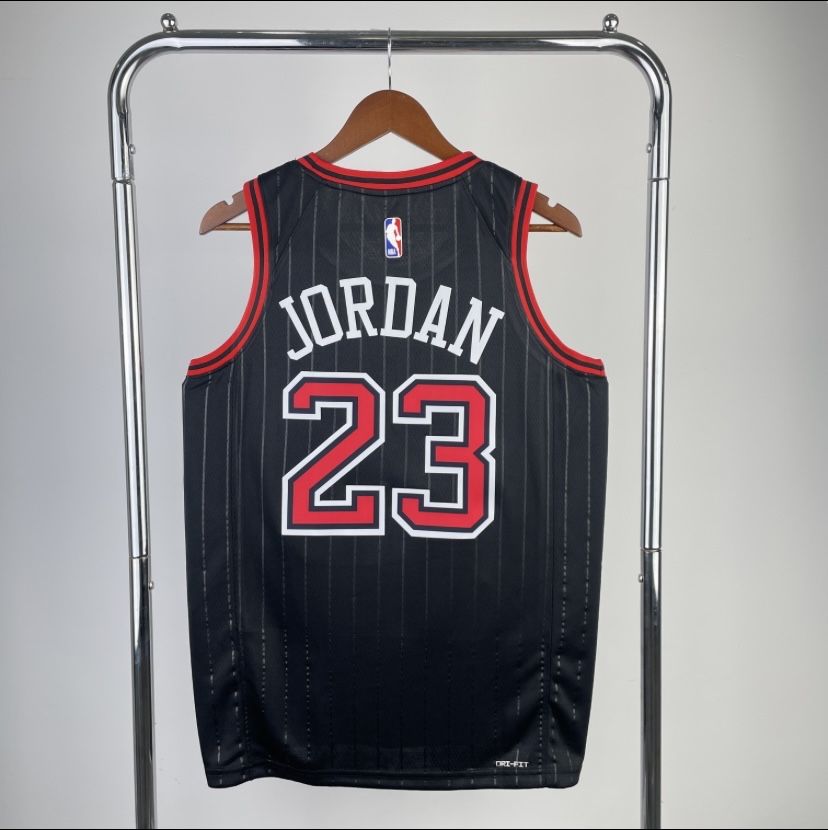 Camisolas NBA atuais e retro