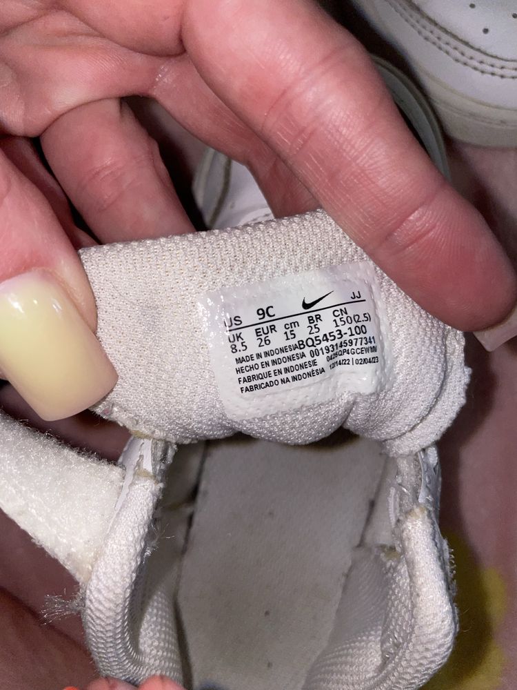 Оригінальні кеди Nike 26