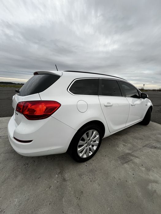Продам Opel Astra 2011