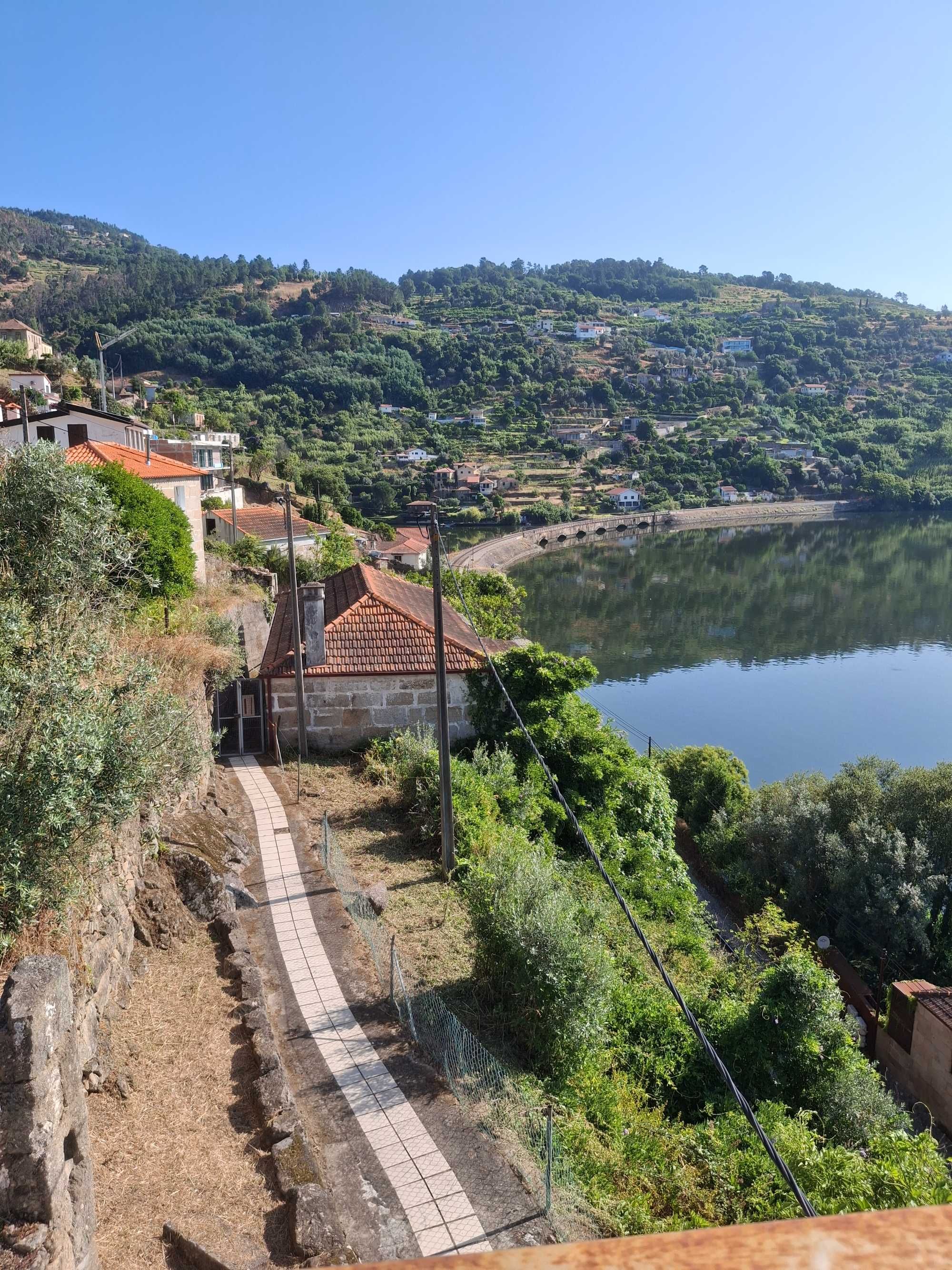 casa em Ancede, sobranceira ao rio douro