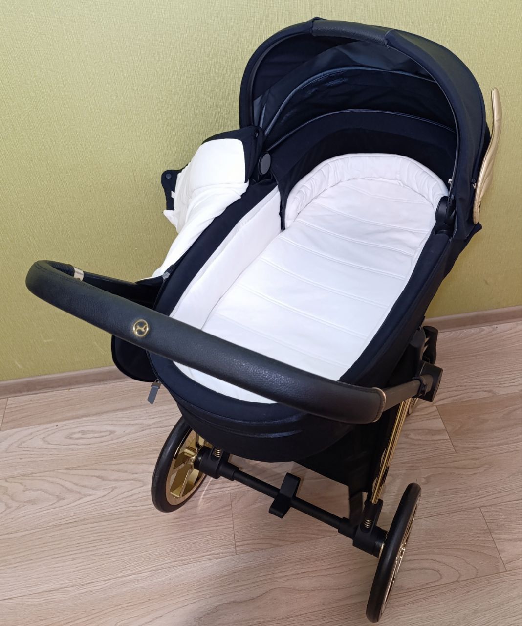 Cybex Priam Jeremy Scott коляска 3в1, в новому стані