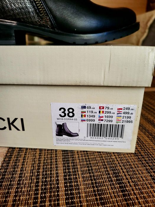 Botki , kozaki ze skóry 38