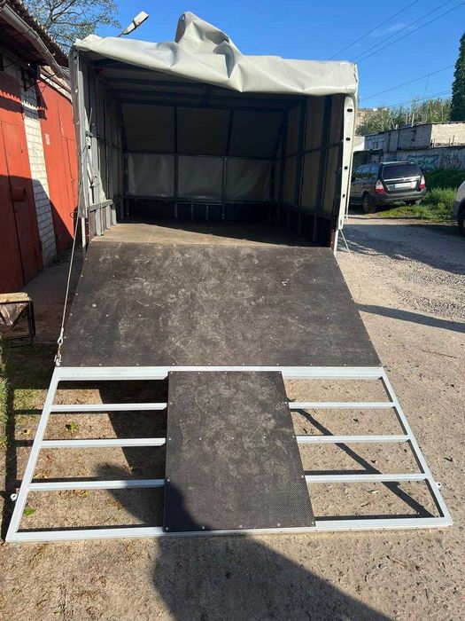 Причіп автомобільний