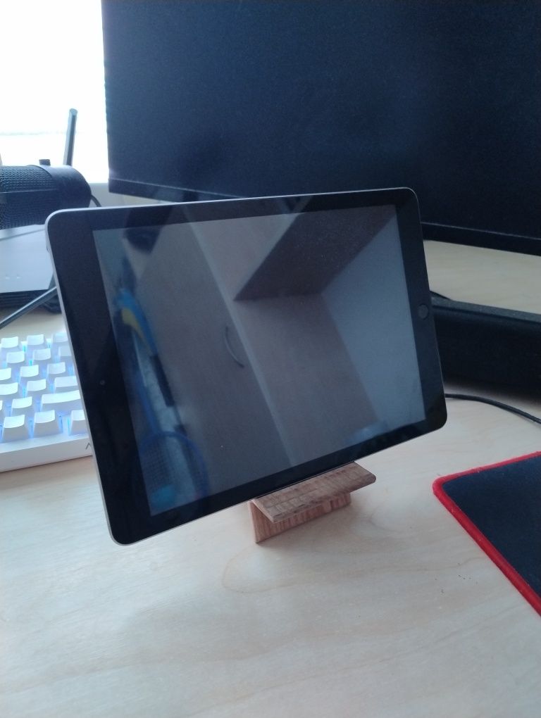 Apple IPad 6 128gb