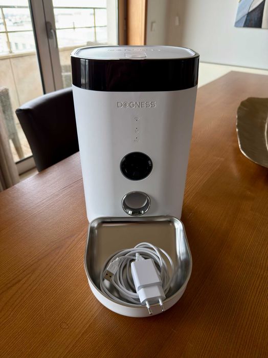 Dogness - Dispensador automático de ração c/ câmera e microfone