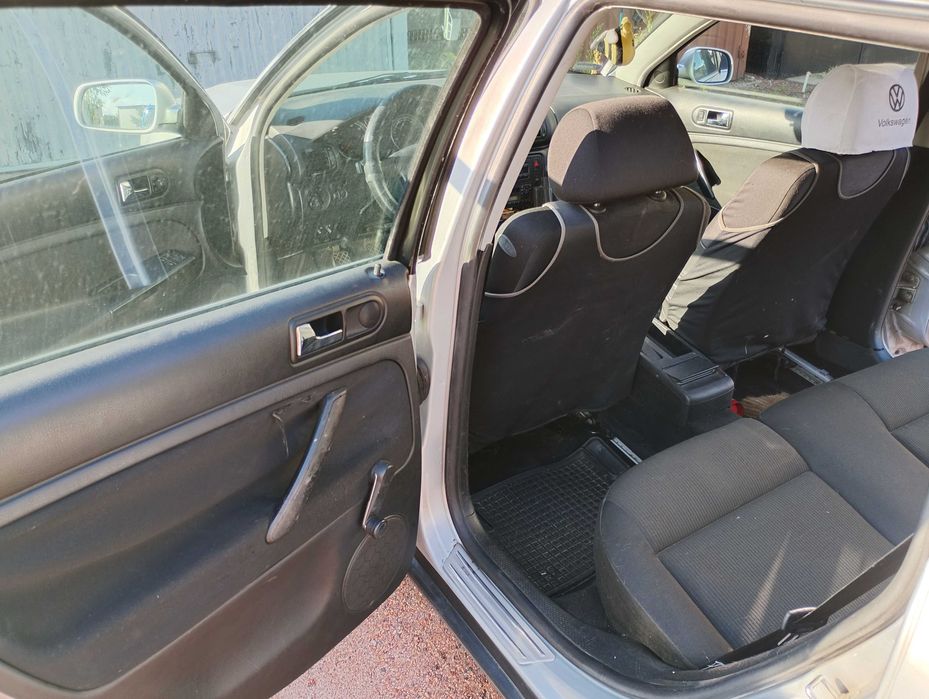 Sprzedam zadbany samochód Volkswagen Passat B-5 2001 2.0 benzyna LPG