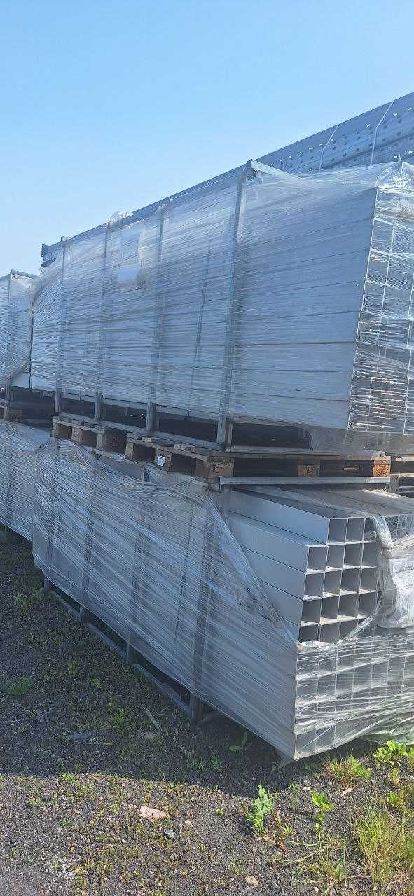 Kształtownik aluminiowy 100x100mm Grubość: 3mm Profil Zamknięty L:2,9m
