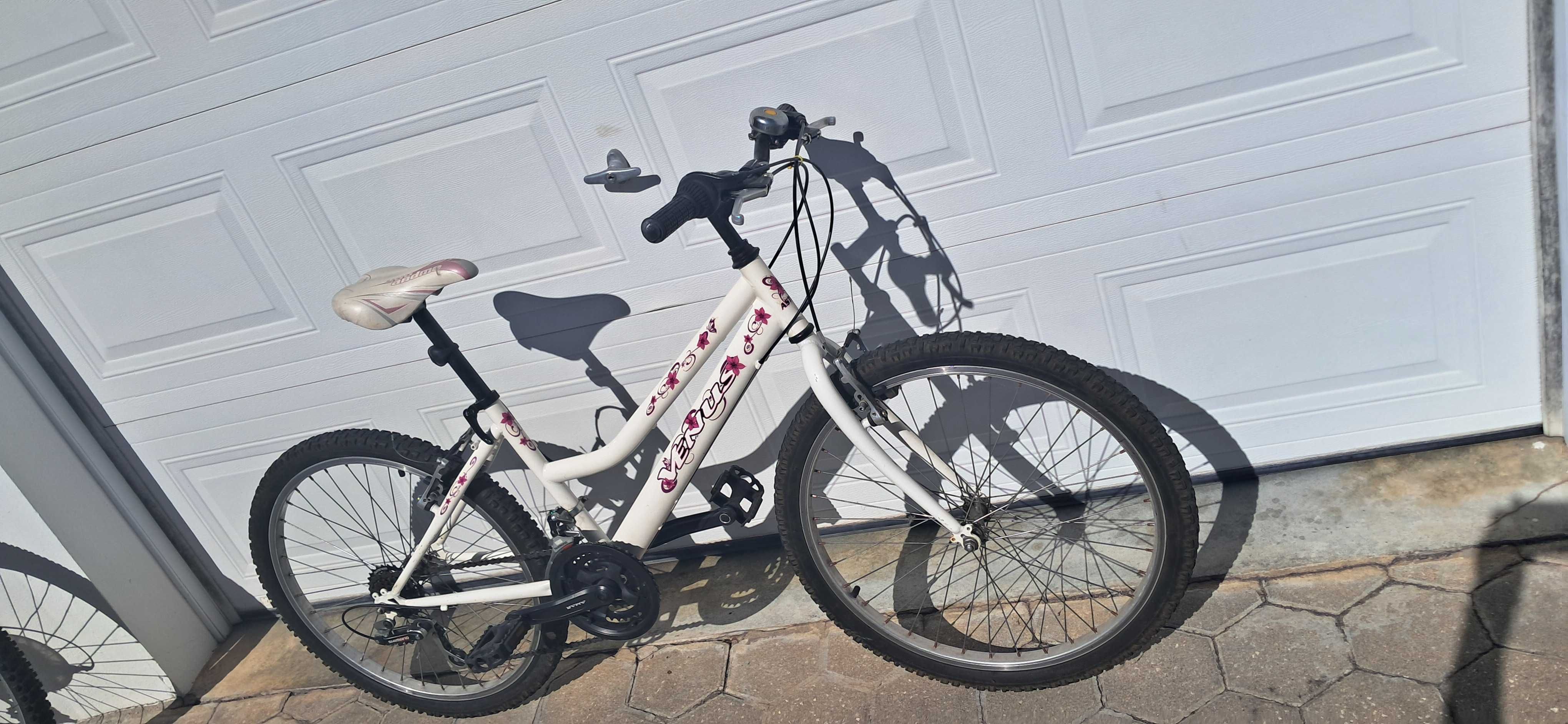 Bicicleta criança branca
