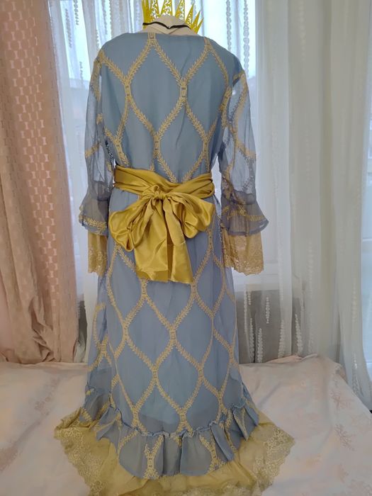 Piękny strój przebranie królowa władczyni XL