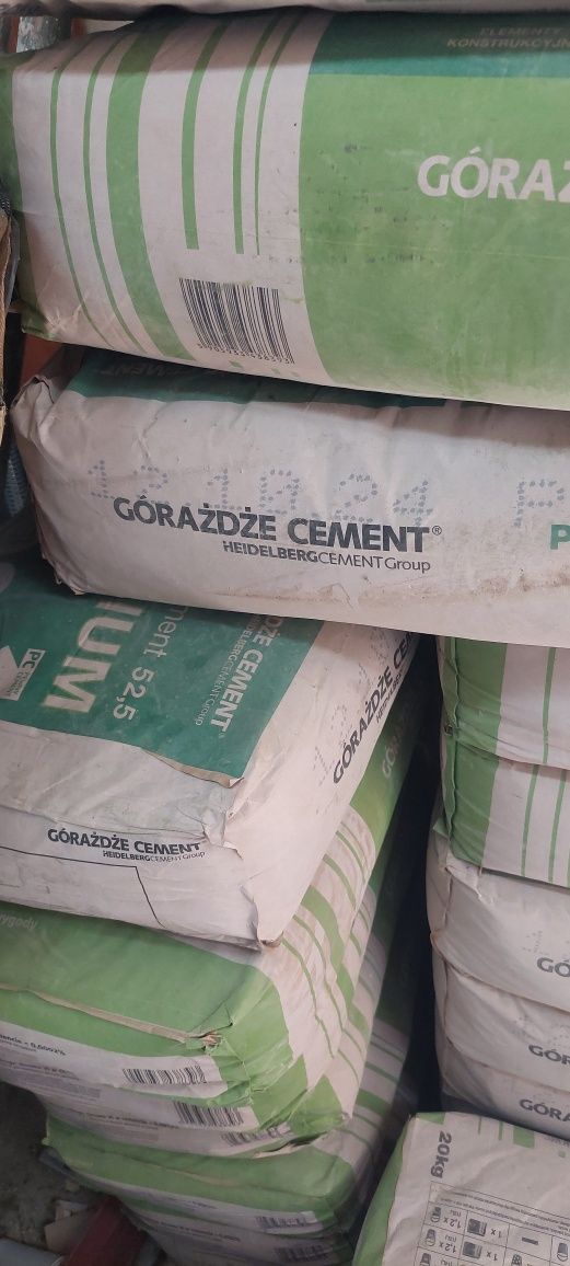 Cement 52.5 pozostałość z budowy.