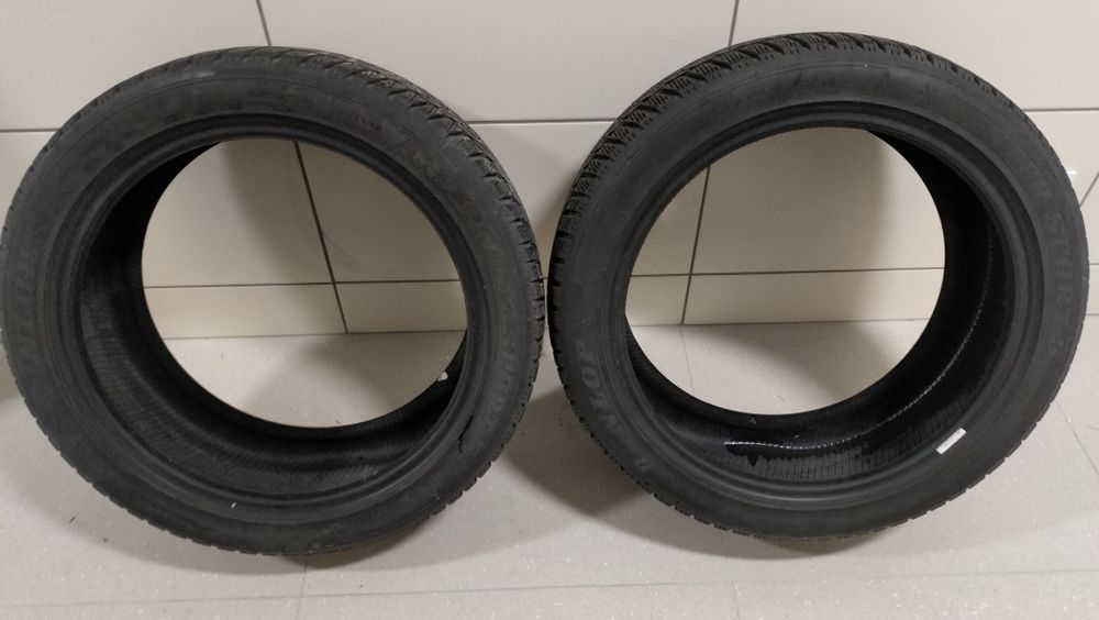 Opony zimowe 6,5mm Dunlop 235/45/18