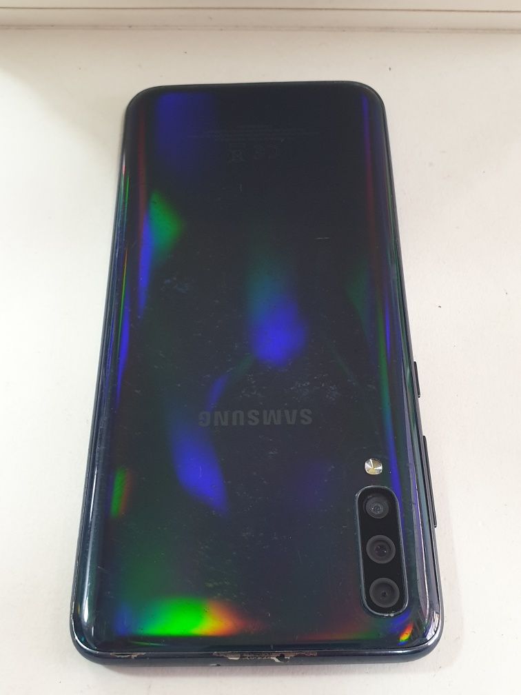 Samsung Galaxy A70 (6/128gb)