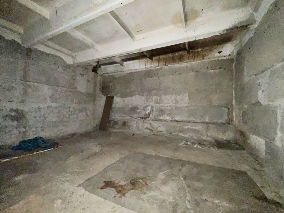 Ринковий комплекс на Анголенко: три торговельні павільйони та склад.