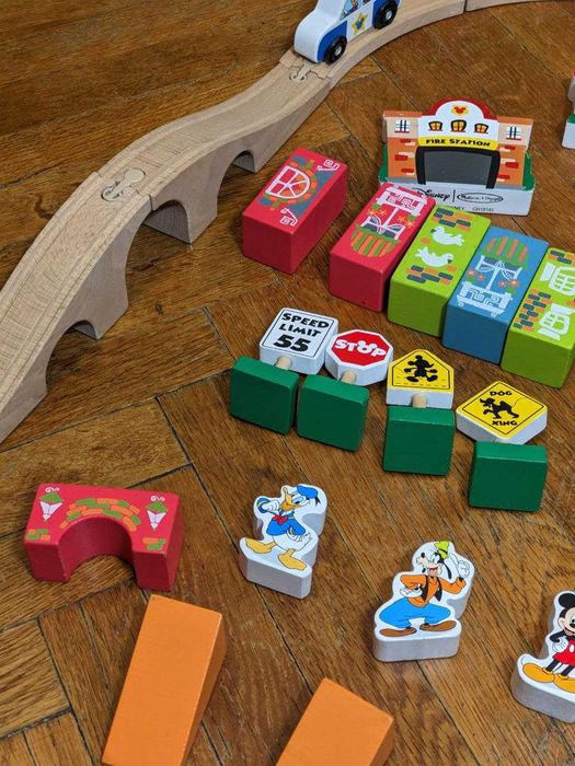 Дитяча дерев'яна залізниця Disney Ціна за весь лот