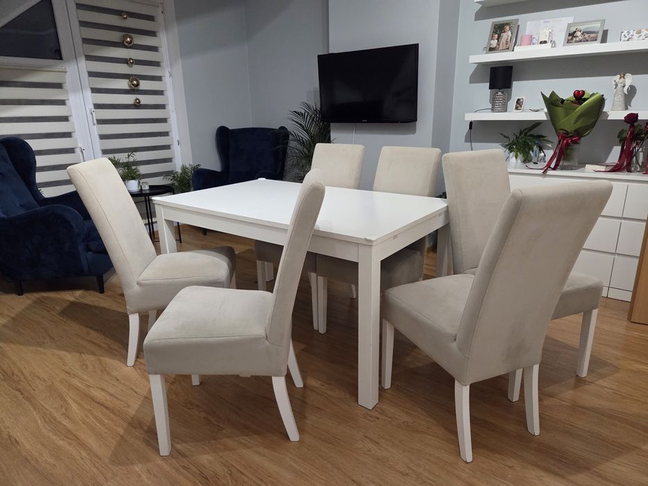 Stół BJURSTA IKEA rozkładan + plus krzesła VISTABELLA