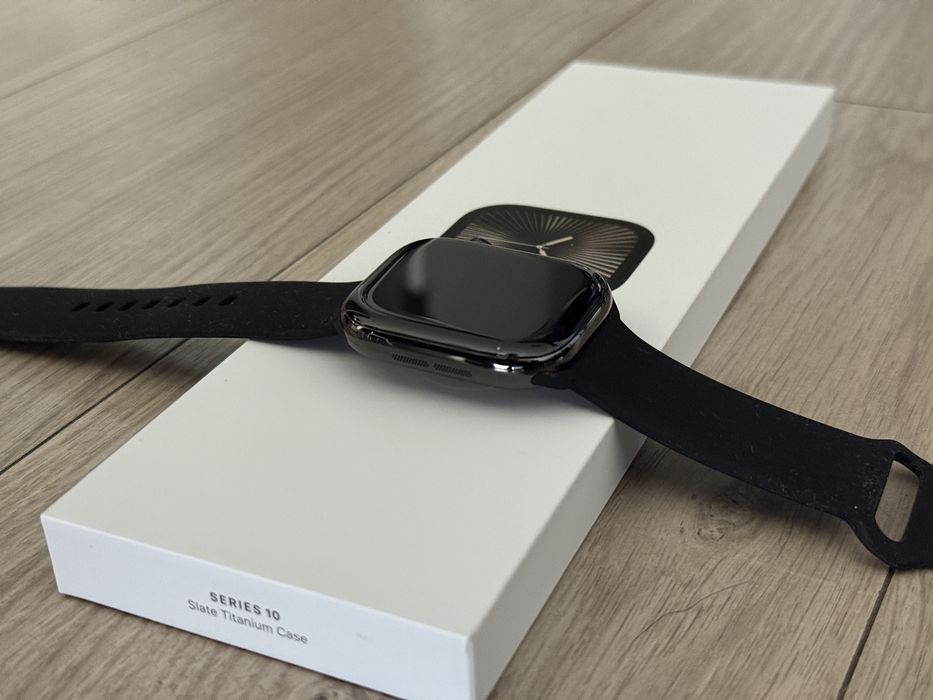 Apple Watch 10 GPS + Cellular 46 mm koperta z tytanu (łupek)